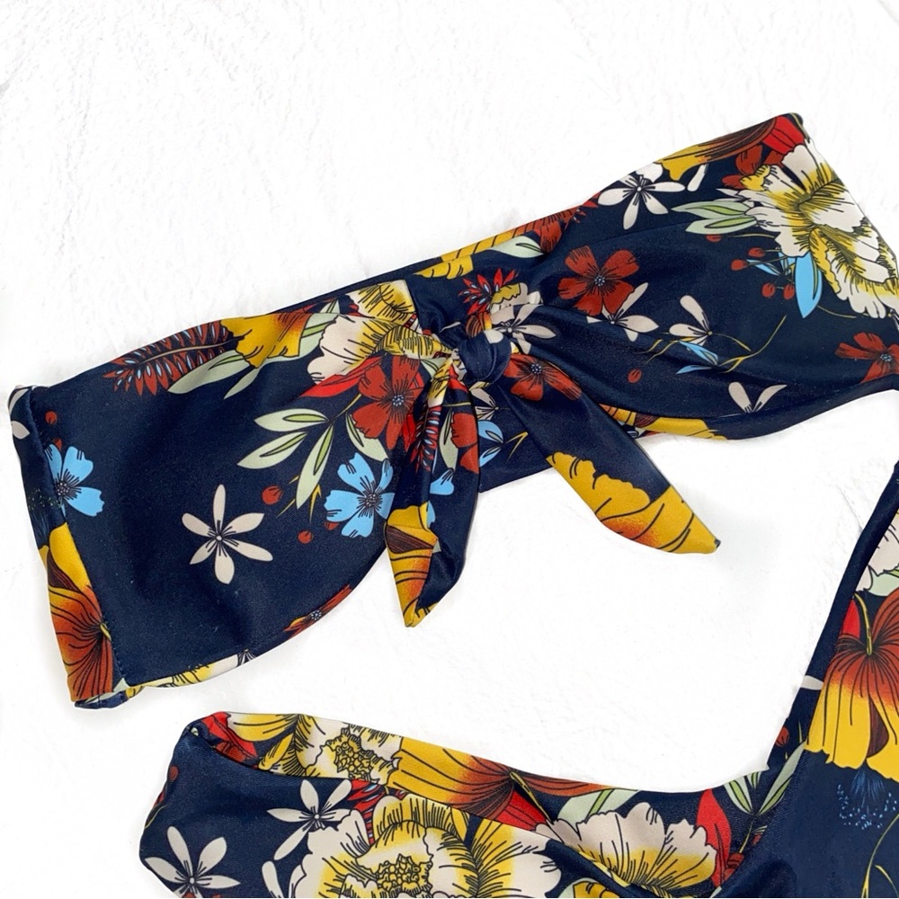 ❤️ Blue Floral Bikini 2 Piece Set Swimwear bandeau top and Bottom - Picture 2 of 7
